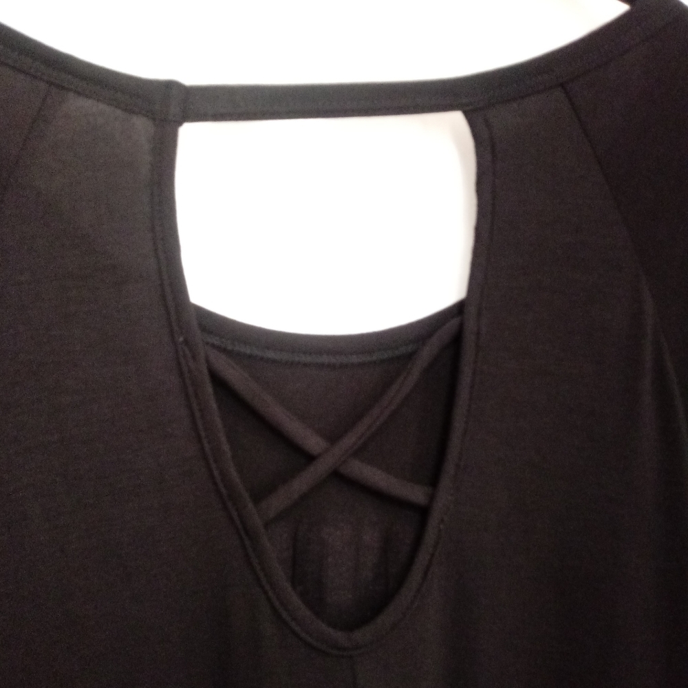 Eye Candy Hi - Lo Graphic Tee With Cutout Back - Picture 7 of 10